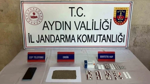 Jandarmadan eş zamanlı uyuşturucu operasyonu: 3 gözaltı
