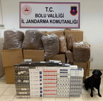 Jandarmadan kargo aracına kaçak sigara ve tütün operasyonu
