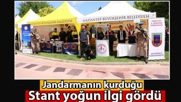  Jandarmanın kurduğu stant yoğun ilgi gördü