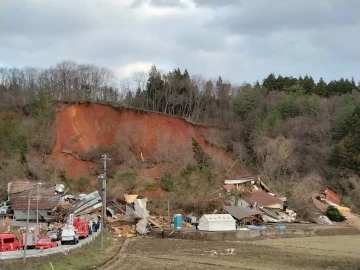 Japonya’da heyelan: 10 ev toprak altında kaldı, 2 kişi kayıp
