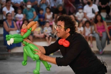 Kadıköy’de “Mahallemde Çocuk Tiyatrosu” devam ediyor
