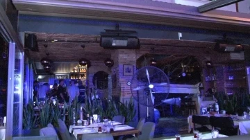 Kadıköy’de restoranın tavanı çöktü: 1 yaralı
