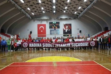 Kadına yönelik şiddete sporla dikkat çektiler
