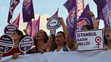 Kadınlardan İstanbul Sözleşmesi eylemi. Kadınlar Türkiye genelinde sokağa çıktı