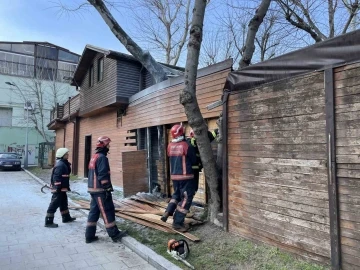 Kafede çıkan yangın itfaiye ekiplerince söndürüldü
