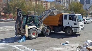 Kahramanmaraş’ta moloz yığınları kaldırılıyor
