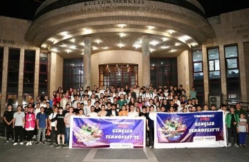 Kahramanmaraşlı gençler Ankara’daki TEKNOFEST’e gitti
