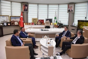 Kamu Başdenetçisi Malkoç, Bağlar Belediye Başkanı Beyoğlu’ndan hizmetler hakkında bilgi aldı
