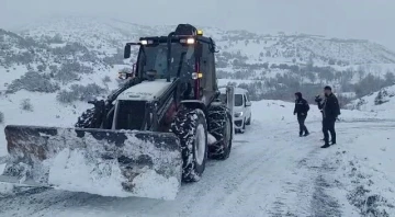 Kar yağışından dolayı yolda kalan bir grup vatandaş kurtarıldı
