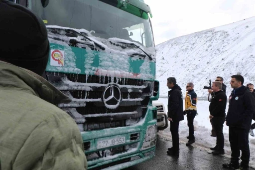 Kar yağışının ardından Erzincan’da kapanan şehirlerarası yollar ulaşıma açıldı
