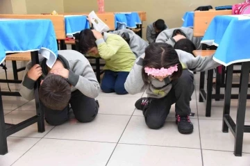 Karabük’te okullarda deprem ve afet tatbikatı yapıldı
