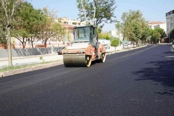 Karacabey’de sıra asfaltlama çalışmalarına geldi
