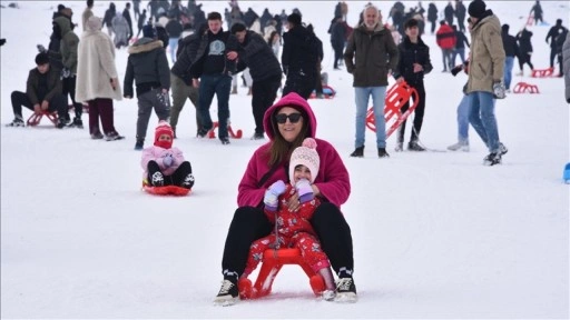 Karacadağ Kayak Merkezi'nde pistler doldu