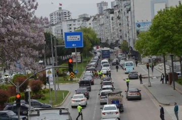 Karadeniz Sahil Yolu’nda trafik yoğunluğu
