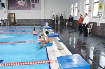 Karaköprü’de yarı olimpik yüzme havuzuna ücretsiz davet
