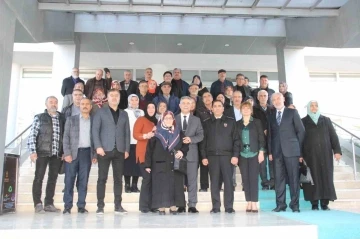 Karaman’da şehit polis aileleri ile emekli polisler düzenlenen programda bir araya geldi
