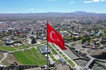 Kars Belediyesi 100 milyon lira borç ödedi
