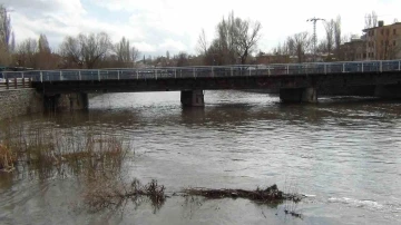 Kars Çayı taşmaya başladı
