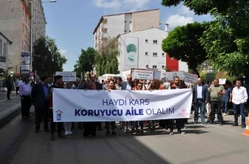 Kars’ta, ‘Koruyucu Aile’ farkındalık yürüyüşü
