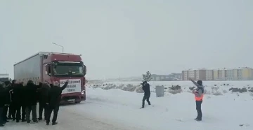 Kars’tan deprem bölgesine yardımlar sürüyor
