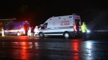 Kars'ta otomobil ile TIR çarpıştı: 4 ölü, 1 yaralı