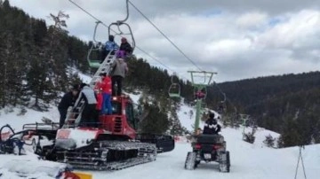 Kartalkaya'da tatilciler, telesiyejde mahsur kaldı