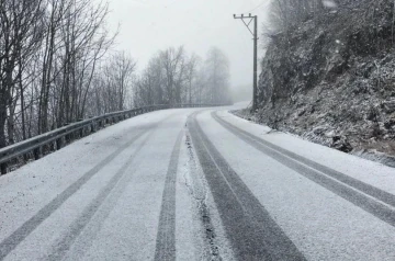 Kartepe’de yılın ilk kar yağışı başladı
