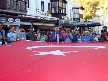 Kaş Ülkü Ocakları’ndan &quot;Bayrak Yürüyüşü ve Şehitler için dua&quot; etkinliği
