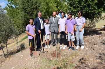 Kasapçayırı İlk ve Ortaokulu’na  &quot;Çevre Dostu Okul&quot; unvanı
