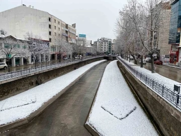 Kastamonu beyaza büründü
