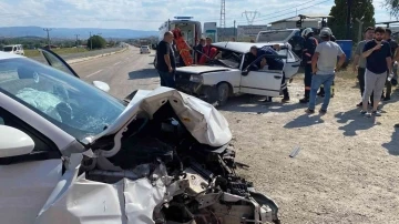 Kastamonu’da iki otomobil çarpıştı: 3 yaralı
