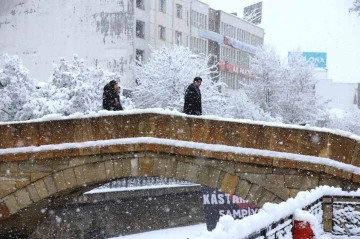 Kastamonu’da kar ortaya kartpostallık görüntüler çıkardı: Vatandaşlar kışın tadını çıkardı
