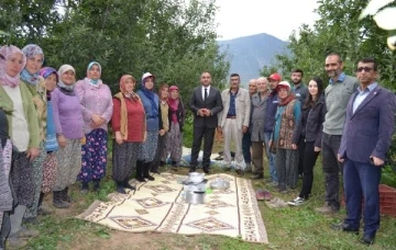 Kaymakam Çelik'ten elma bahçelerine ziyaret