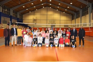 Kaymakam gençlere sporun faydalarını anlattı
