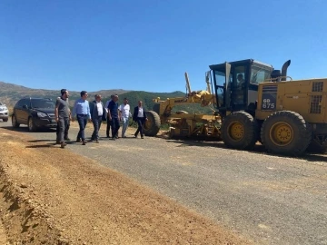 Kaymakam Kaptanoğlu, yol çalışmalarını inceledi
