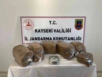 Kayseri’de 16 kilo kaçak tütün ele geçirildi
