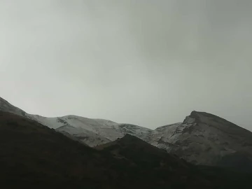 Kayseri’de mevsimin ilk karı Yahyalı’ya yağdı
