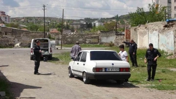 Kayseri’de silahlı dehşet: Tartıştığı annesini ve rastgele ateş açıp komşusunu vurdu
