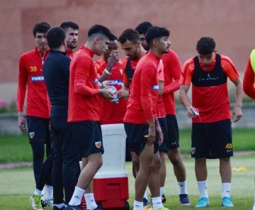 Kayserispor’da 9 futbolcu A takımda
