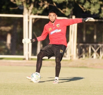 Kayserispor kalecisi Bilal Bayezit: &quot;Kendimi hazır hissediyorum”
