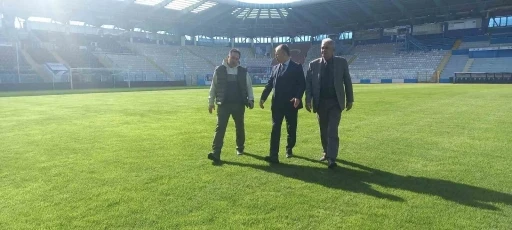 Kazım Karabekir Stadı’nın zemini göz kamaştırıyor
