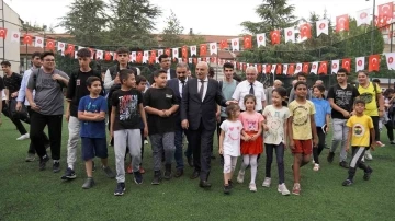 Keçiören Belediyesi’nden meslek lisesine halı saha
