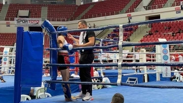 Kemer Belediyesi Kick Boks sporcularından büyük başarı
