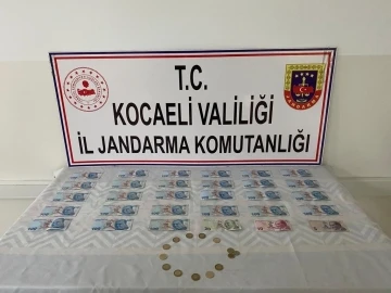 Kendini jandarma olarak tanıtıp para toplayan şahıs yakalandı
