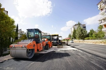 Kent Caddesine asfalt döküldü
