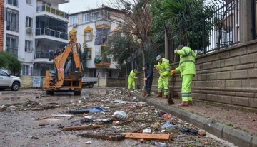 Kepez’de sel baskınlarına karşı 3 mahallede yağmur ve drenaj kanalı çalışması
