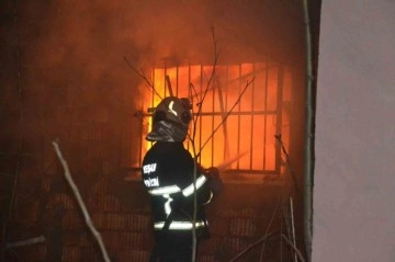Keşan'da Çıkan Ev Yangını Kontrol Altına Alındı