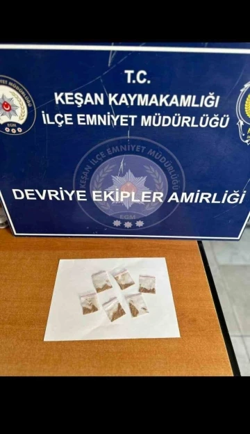 Keşan’da iki şüphelinin üst aramalarında uyuşturucu ele geçirildi
