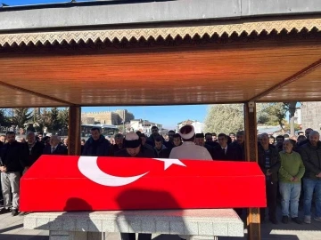 Kıbrıs gazisi, askeri törenle son yolculuğuna uğurlandı
