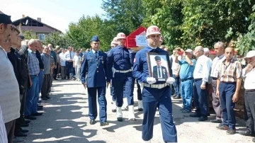 Kıbrıs Gazisi İhsan Karakuş, son yolculuğuna uğurlandı
